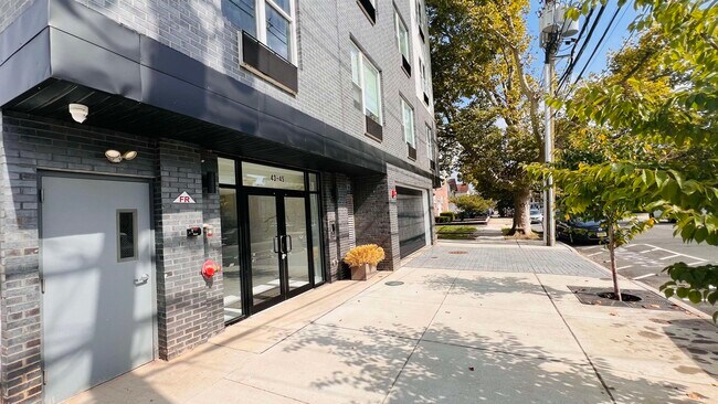 43-45 W 32nd St-Unit -206 in Bayonne, NJ - Building Photo - Building Photo