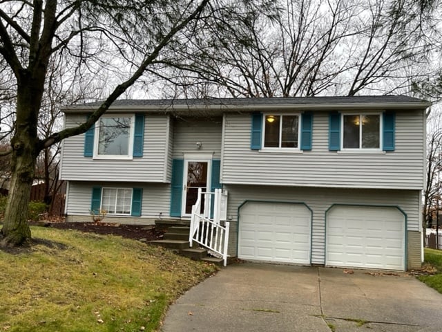 4640 Dogwood Dr in Brunswick, OH - Foto de edificio
