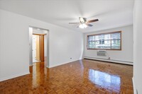 417 W Roscoe St, Unit 203 in Chicago, IL - Building Photo - Building Photo