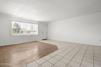 3308 W Loma Ln, Unit 3 in Phoenix, AZ - Building Photo - Building Photo