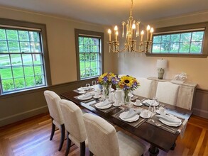 6 Surrey Rd in Newton, MA - Building Photo - Building Photo