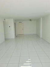 2780 NE 183rd St, Unit 1412 in Aventura, FL - Building Photo - Building Photo