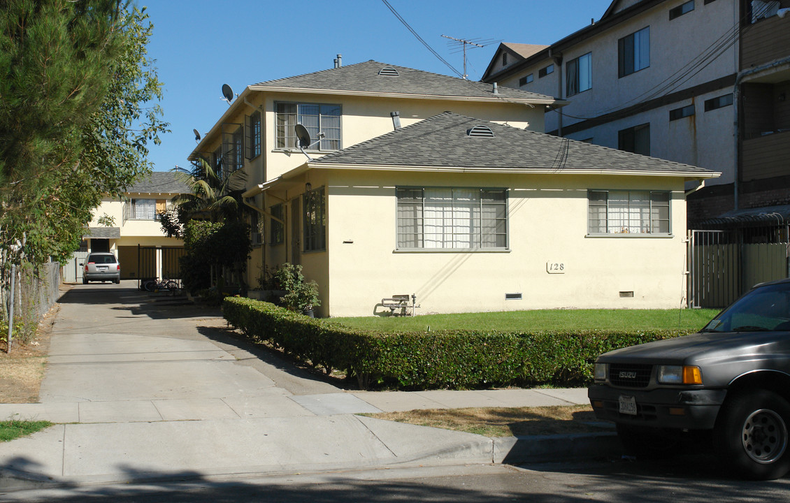 128 Olive St in Glendale, CA - Building Photo