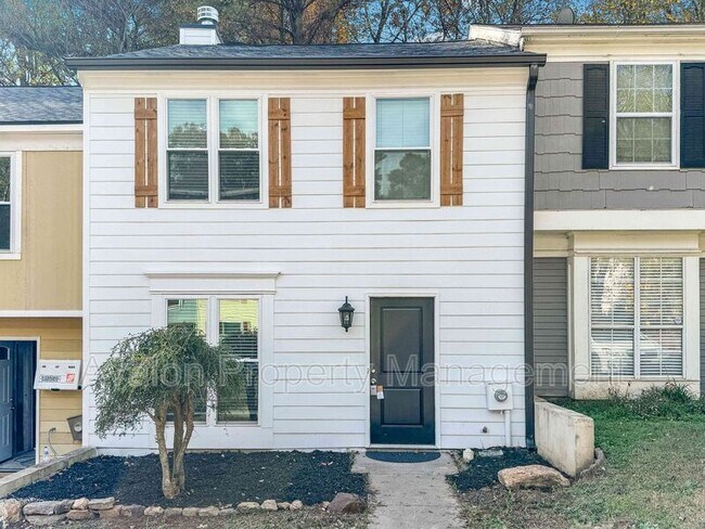 3575 Kennesaw Station Dr in Kennesaw, GA - Building Photo - Building Photo