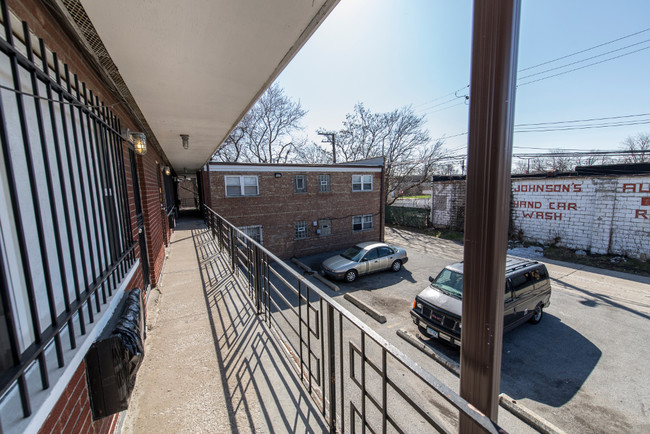 8640 S Ingleside Ave in Chicago, IL - Foto de edificio - Building Photo