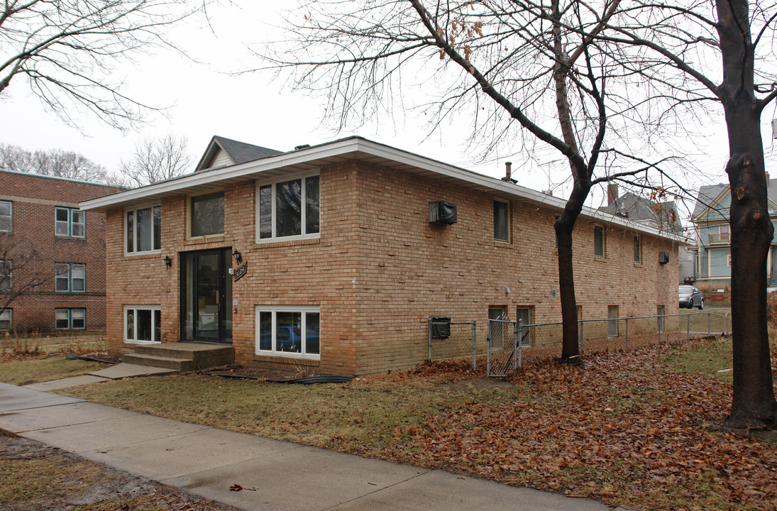 3124 Girard Ave S in Minneapolis, MN - Building Photo