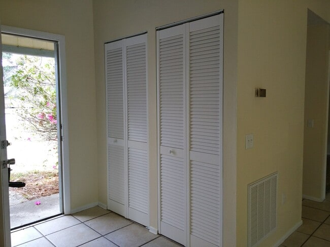 1726 Howland Blvd in Deltona, FL - Building Photo - Building Photo