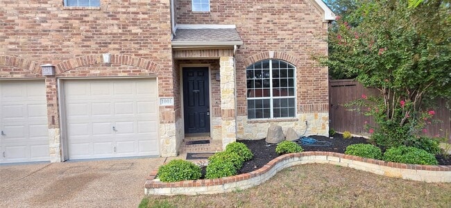 1001 Llano Trce in Irving, TX - Foto de edificio - Building Photo
