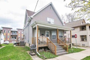 513 S Brooks St in Madison, WI - Building Photo