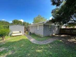 330 College St in Newark, AR - Building Photo - Building Photo