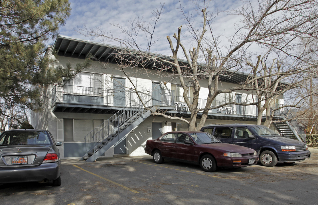 3319-3333 S 1300 E in Salt Lake City, UT - Foto de edificio