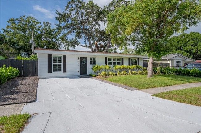 property at 4710 W Wallace Ave