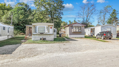 Valley Mobile Home Park in Newark, OH - Building Photo - Building Photo