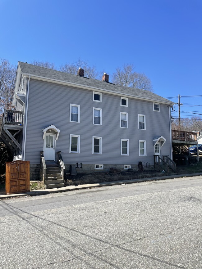 13 Railroad Pl, Unit 13