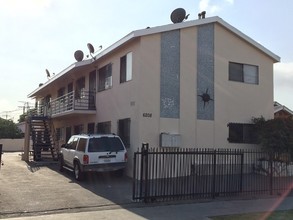 6208 S San Pedro St in Los Angeles, CA - Building Photo - Building Photo