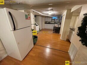 124 Academy Hill Rd, Unit B in Boston, MA - Foto de edificio - Building Photo