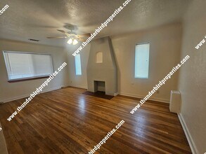 2114 Oxford Ave SE-Unit -Unit A (PG3000416) in Albuquerque, NM - Foto de edificio - Building Photo