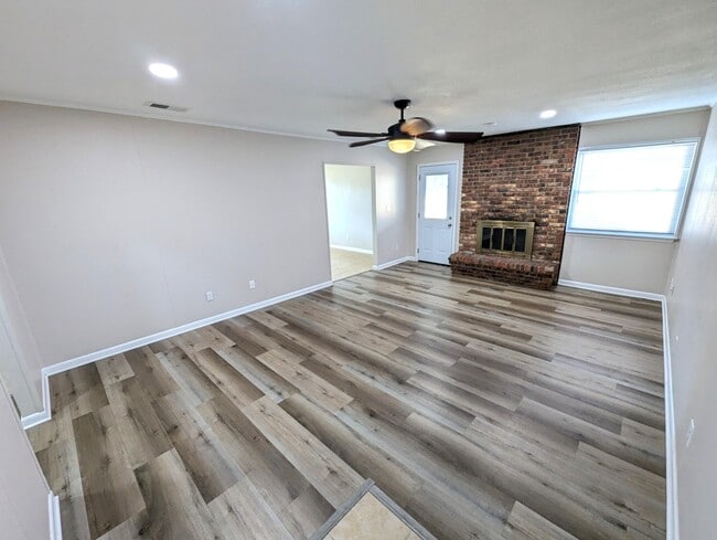 35 Solar St in Mary Esther, FL - Building Photo - Building Photo