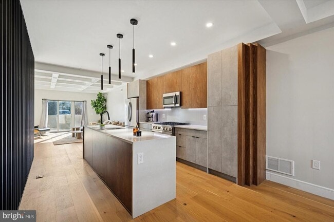 331 Fountain St in Philadelphia, PA - Building Photo - Building Photo