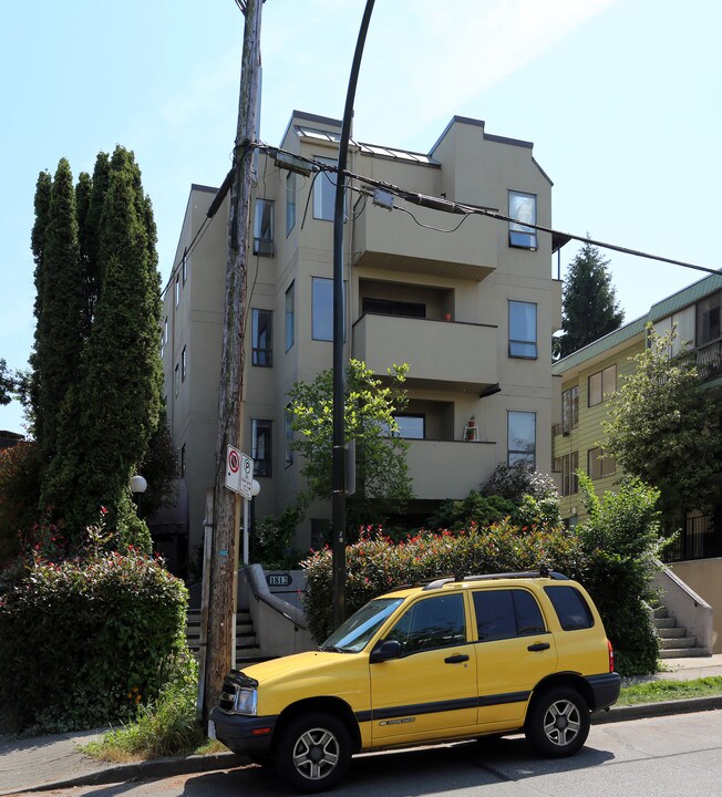 1812 W 7th Ave in Vancouver, BC - Building Photo