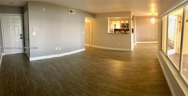 2445 NW 33rd St in Oakland Park, FL - Building Photo - Building Photo