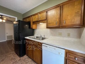 8051 Jefferson Park Dr in Baton Rouge, LA - Building Photo - Building Photo
