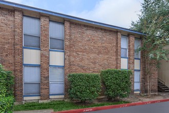 SOCO 121 in Austin, TX - Building Photo - Building Photo