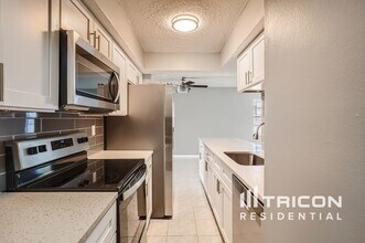 3415 W Bay Ave in Tampa, FL - Building Photo - Building Photo