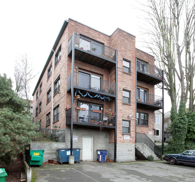 Eastlake Apartments in Seattle, WA - Building Photo - Building Photo