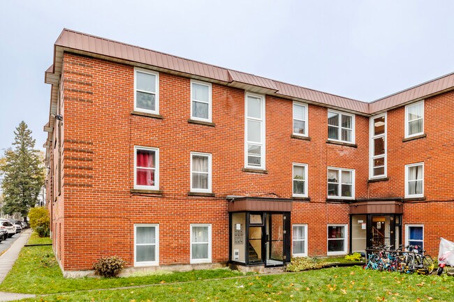 7505 De Chester Av in Montréal, QC - Building Photo - Building Photo