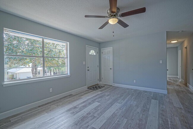 59 Jackson Ave in Valparaiso, FL - Building Photo - Building Photo