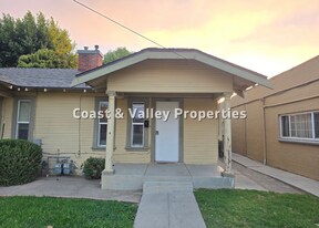 120-122 N Mildred Ave in King City, CA - Building Photo