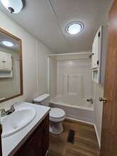 243 Maverick Ln in Utica, NY - Building Photo - Building Photo