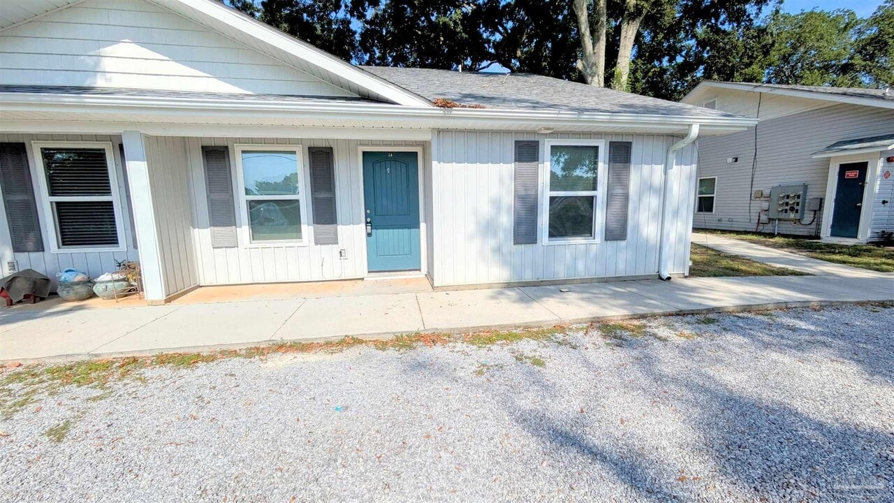 313 N Navy Blvd in Pensacola, FL - Building Photo
