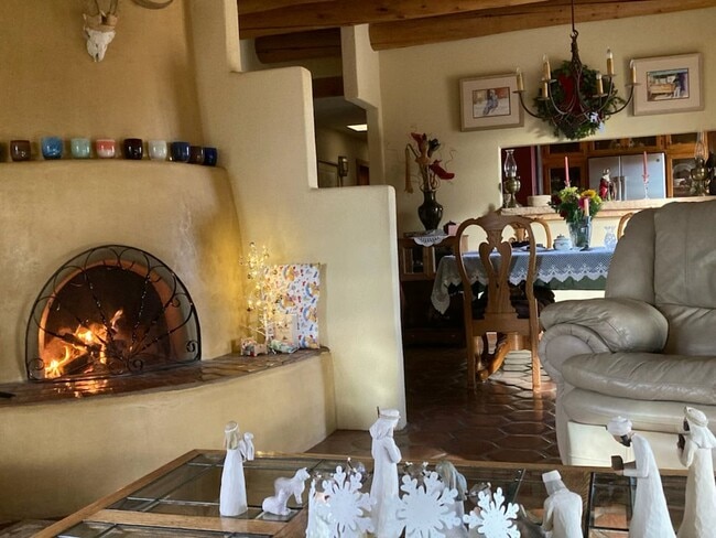 1 Montana Ct in Santa Fe, NM - Foto de edificio - Building Photo