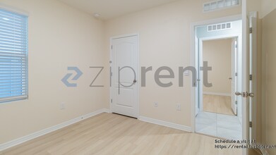 3945 Angola Ln in Sanford, FL - Foto de edificio - Building Photo