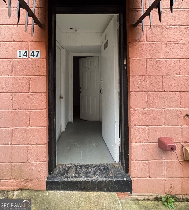1447 Oxford Rd NE in Atlanta, GA - Building Photo