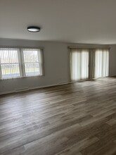 5325 Territorial Rd, Unit Apt.112 in Grand Blanc, MI - Foto de edificio - Building Photo