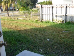 696 SW 16th Terrace in Homestead, FL - Building Photo - Building Photo