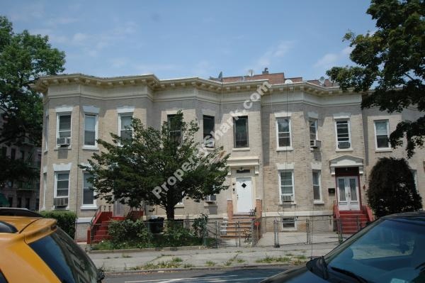 1105 Dorchester Rd in Brooklyn, NY - Building Photo