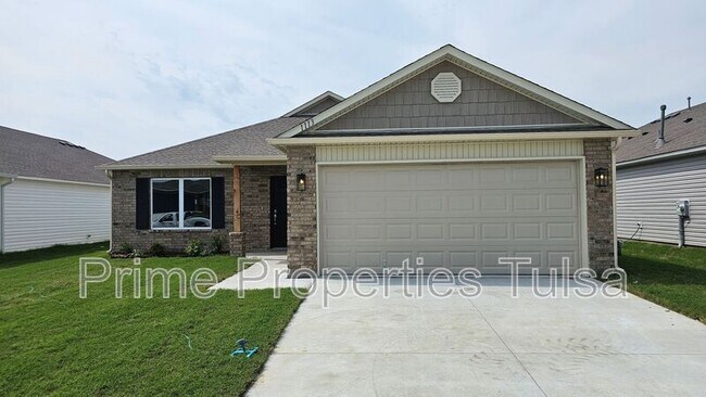 1113 W Fargo Ln in Claremore, OK - Building Photo - Building Photo