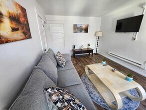 145 Park Ave, Unit #3- 2 bedroom furnished in Saranac Lake, NY - Building Photo - Building Photo