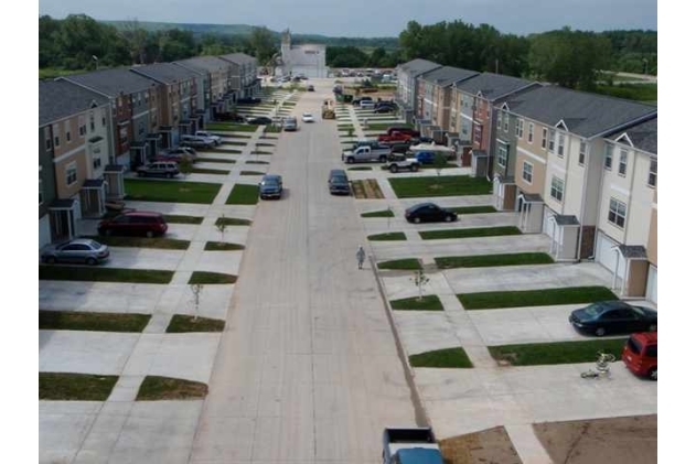 Fort Riley Townhouses in Ogden, KS - Building Photo