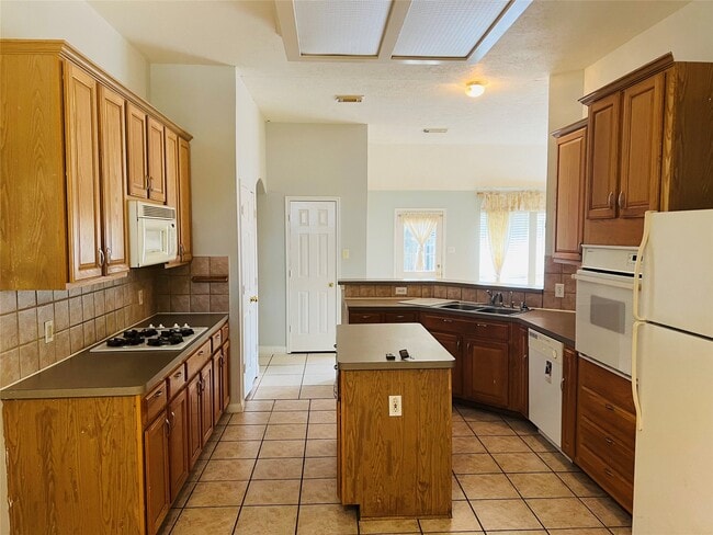 310 Annes Way in Stafford, TX - Building Photo - Building Photo