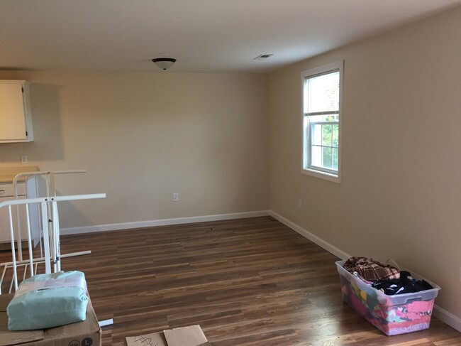 816 3rd Ave, Unit 4 in Berlin, NH - Building Photo - Building Photo