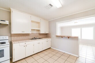 1505 4th Ave N in Texas City, TX - Building Photo - Building Photo