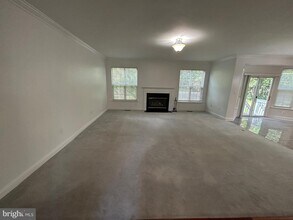 46728 Hollow Mountain Pl in Sterling, VA - Building Photo - Building Photo