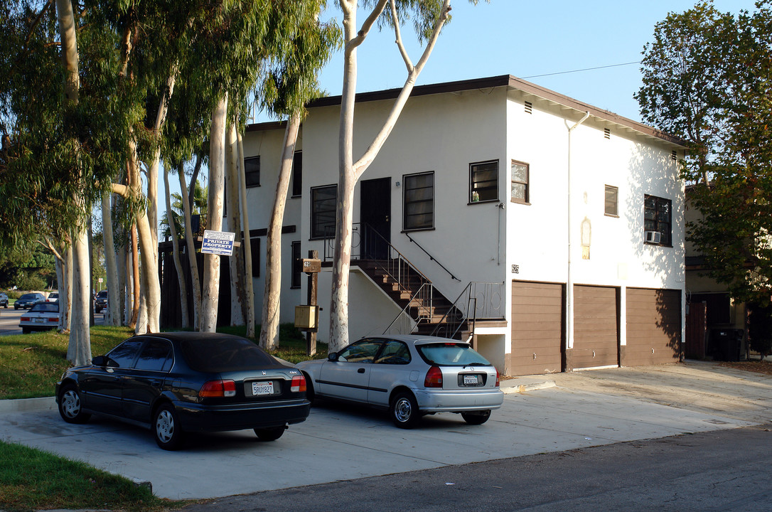 625 Kew St in Inglewood, CA - Building Photo