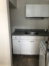 254 W 9th St-Unit -#7 Studio in Erie, PA - Building Photo - Building Photo