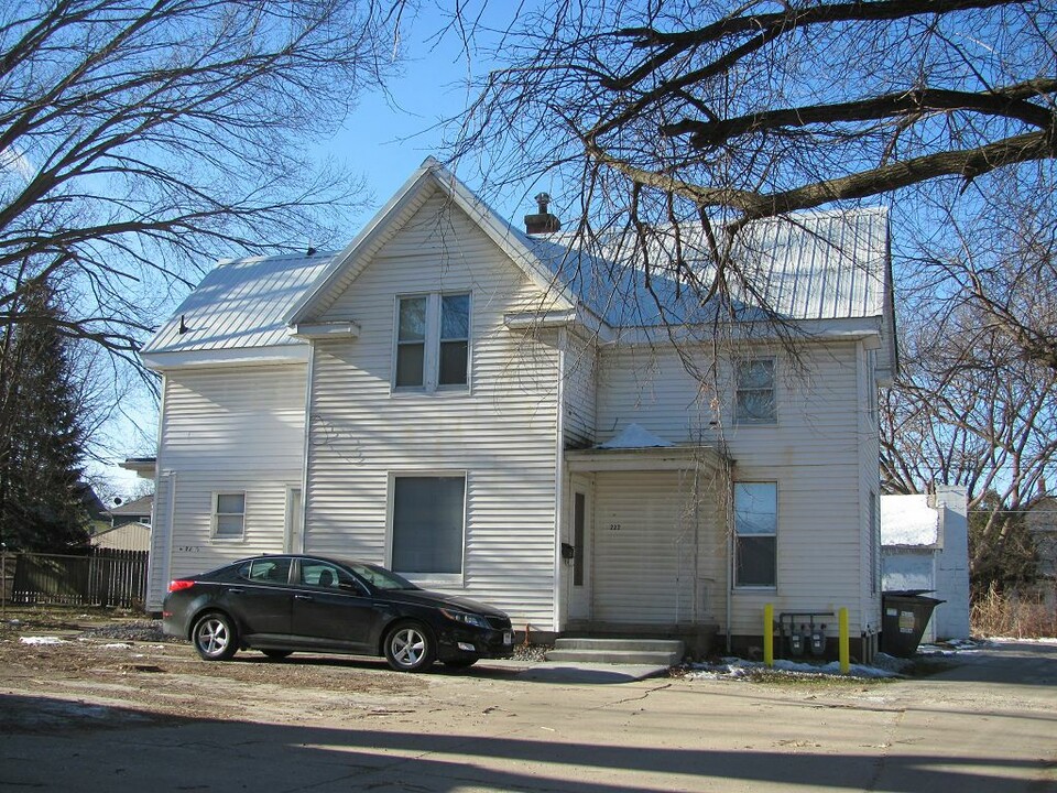 222 Hammond Ave, Unit 222.5 in Waterloo, IA - Foto de edificio